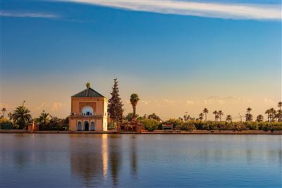 Menara Pavilion mit Wasser